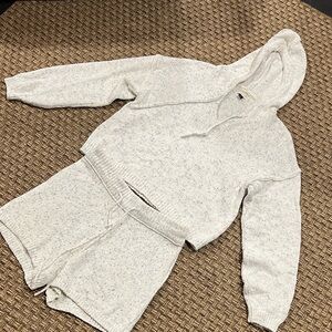 Universal Thread Cream and white knitted set